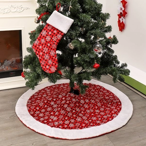 Set calza di Natale e gonna per albero con motivo a quadri rosso e nero e fiocchi