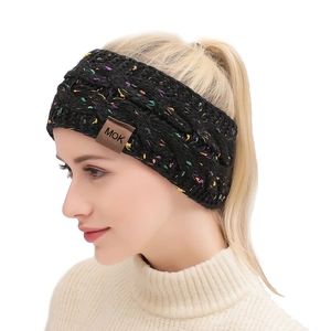 Bandeau d'hiver tricoté noir avec fibres colorées et étiquette en cuir MOK