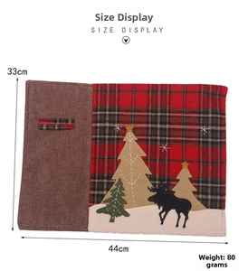 Size display 44x33cm of Christmas placemat with red plaid and reindeer embroidery