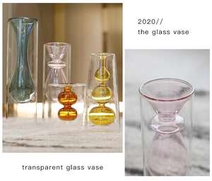 Dettaglio macro della trama stratificata in vetro borosilicato trasparente di un vaso