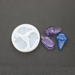 Moule en silicone à trois cavités pour pendentifs en résine avec modèles de glace bleus et violets