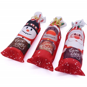Lot de 3 housses pour bouteilles de vin avec motifs père Noël, bonhomme de neige et cerf