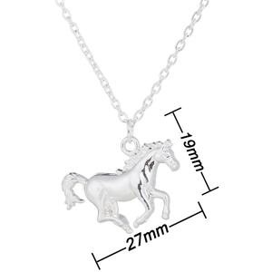 Collier avec pendentif cheval argenté, dimensions 19mm par 27mm, chaîne fine élégante
