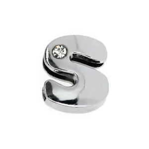 Ciondolo a scorrimento lettera S argento con strass per accessori braccialetti fai da te 8mm