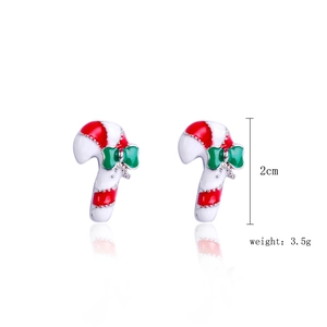 Detail view of candy cane earrings with green bows, 2cm height and 3.5g weight info