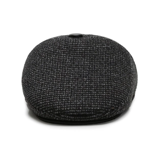 Classic men's grey newsboy ivy hat in thick tweed fabric for winter warmth
