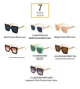 Sept variantes de couleurs de lunettes de soleil carrées avec branches en chaîne dorée
