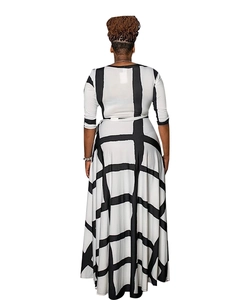 Detail of the back view of the black and white checkered dress with half-sleeves