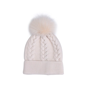 Berretto in maglia intrecciata bianco panna da donna con grande pompon in ecopelliccia