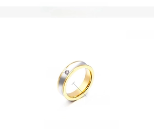 Détail d'une bague bicolore de 6 mm en acier inoxydable avec zircon et dimensions