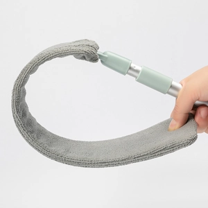 Flexible long-handle microfiber duster with extendable silver pole for home cleaning