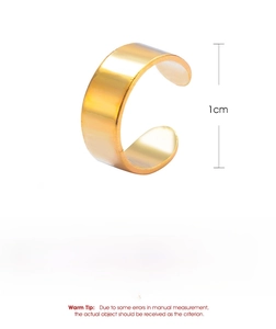 Detailed macro view showing the 1cm diameter and copper material of this gold ear cuff
