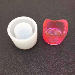 Moule en silicone pour résine avec porte-bougie fini en forme d'entonnoir poli