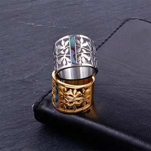 Fashionable 18K gold-plated stainless steel hollow leaf ring with blue shell inlay