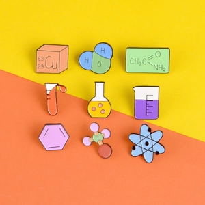 9-teiliges Emaille-Pin-Set mit farbigen Chemie-Reagenzgläsern und Atom-Molekülen