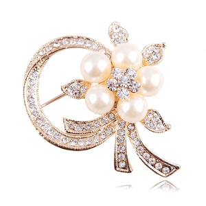 Elegant gold flower brooch with white pearls and sparkling rhinestones for women