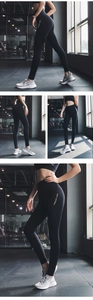 Détail du legging de sport taille haute AMI MEDEA avec logo latéral et tissu technique