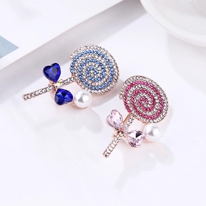 Chic lollipop brooches with sparkling rhinestones and elegant pearls in blue and pink