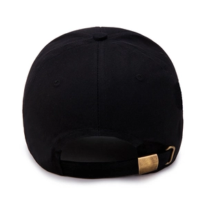 Vue arrière casquette de baseball en coton noir avec boucle en métal bronze réglable