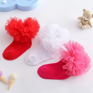 Mädchen-Baumwollsocken mit Rüschen in Rot, Weiß und Rosa mit großen Tüll-Herz-Rüschen