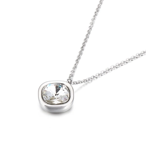 Collier minimaliste avec zircon carré, pierre transparente et chaîne en argent fin