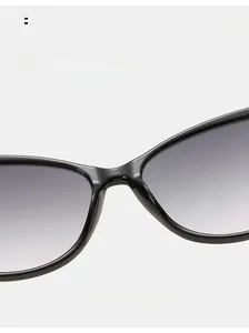 Detail of comfortable integrated nose pads on black cat-eye sunglasses for long-term wear