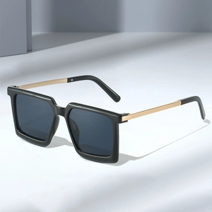 Square Frame Sunglasses PC Metal Temple UV400 Protection Gradient Lenses Retro Oversized Fashion Eyewear Men Women
