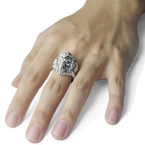 Close-up of vintage lion head ring for men showing detailed mane and antique silver finish