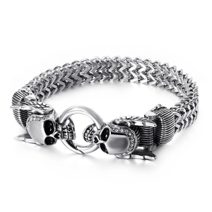 Silbernes Totenkopf-Armband aus Titanstahl mit Vintage-Punk-Fischschuppen-Design