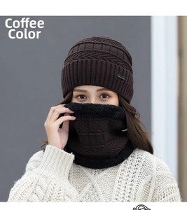 Detail of coffee brown knitted hat and fleece neck warmer set with JEANS leather tag