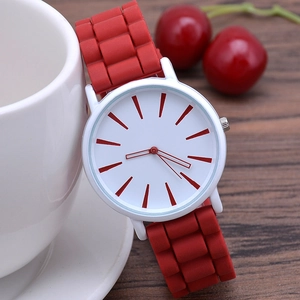 Classic Ultra Thin Silicone Strap Zinc Alloy Case Geneva Jelly Quartz Student Watch Minimalist Analog Fashion Wristwatch