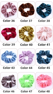 Détail de chouchous en velours en 12 couleurs comprenant rose et nuances café