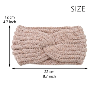 Detailed dimensions of the knitted cross headband, measuring 22cm by 12cm with soft texture