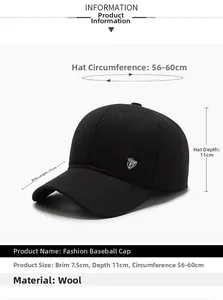 Dimensioni dettagliate del berretto da baseball nero con misure di visiera e profondità