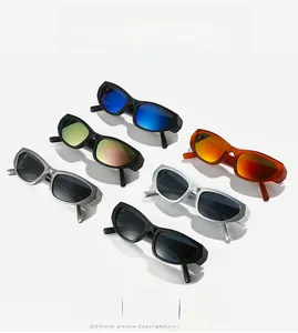 Detailansicht der geometrischen Sport-Sonnenbrille in sechs kräftigen Spiegel-Farben