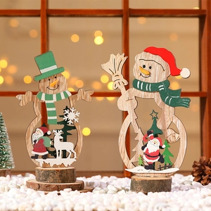 Holz-Schneemann-Tischdeko mit lasergeschnittenen Weihnachtsszenen und natürlichem Holzsockel