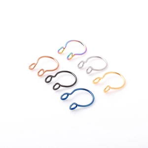 Set di sei finti anelli al naso in acciaio inox in oro, argento, oro rosa, nero, blu e arcobaleno