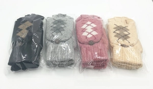 Gants d'hiver tricotés à rabat en quatre couleurs avec motif flocon sous emballage plastique
