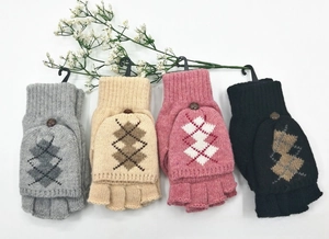 Mitaines à rabat en tricot pour l'hiver en quatre couleurs avec boutons décoratifs