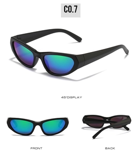 Detailsicht der Sportsonnenbrille in Schwarz mit blau verspiegelten Gläsern von vorn