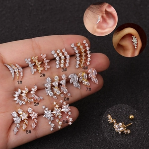 Minimalistisches Set aus Ohrknorpel-Ohrsteckern aus Edelstahl mit Zirkonia-Sternen