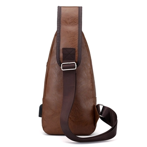 Sac de poitrine vintage en cuir PU marron pour homme avec port USB et bandoulière