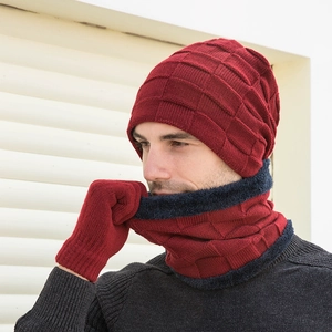 Ensemble d'hiver pour homme avec bonnet tricoté bordeaux, cache-col et gants