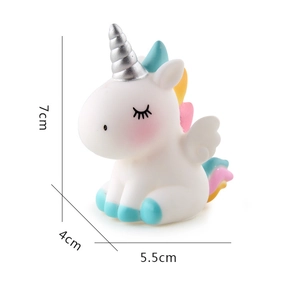 Dimensions détaillées de la décoration de gâteau licorne blanche montrant 7cm de hauteur