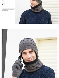 Détail du set de tricot d'hiver gris avec motif à carreaux et doublure polaire