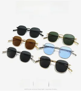 Grille détaillée de lunettes de soleil carrées en métal en six combinaisons de couleurs