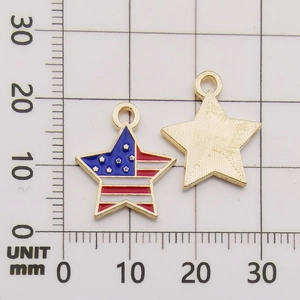 Detailed view of star-shaped American flag pendants with size measurements in mm