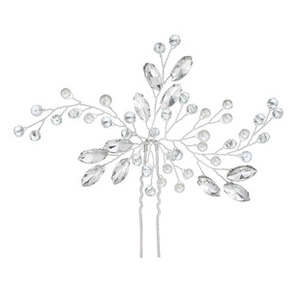 Détail d'épingle à cheveux argentée pour mariée avec perles de cristal et perles blanches