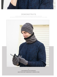Ensemble d'hiver pour hommes avec bonnet en tricot gris, cache-cou et gants chauds