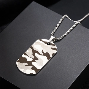 Pendentif plaque militaire en acier inoxydable à motif camouflage avec chaîne argent